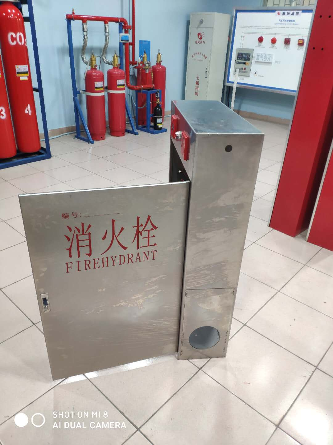 消火栓箱SG24C65Z-J內(nèi)一般配備什么？怎么購(gòu)買消火栓箱？